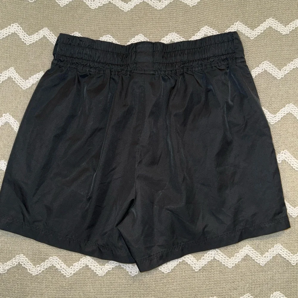 Nike women’s Black Performance Shorts‎